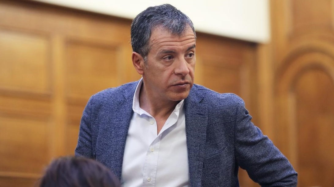 Ο Σταύρος Θεοδωράκης για τα 43 χρόνια από την αποκατάσταση της Δημοκρατίας