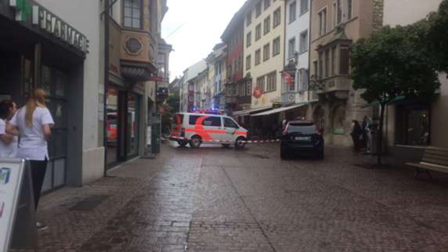 Με αλυσοπρίονο η επίθεση στην ελβετική πόλη – Ανθρωποκυνηγητό για τη σύλληψη του δράστη – ΒΙΝΤΕΟ