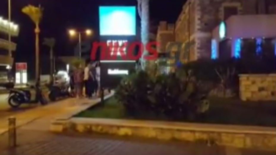 Ξένοι μπασκετμπολίστες βρίζουν χυδαία την Ελλάδα – “Fuck Greece” φωνάζουν έξω από μπαρ στο Ηράκλειο  – ΒΙΝΤΕΟ αναγνώστη