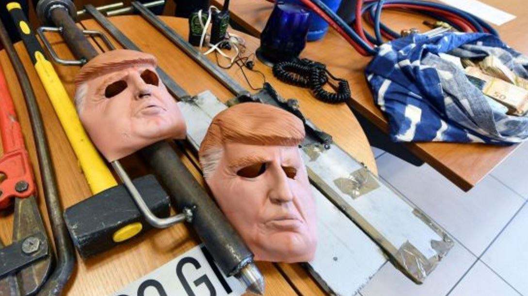 Ιταλία – Λήστευαν ΑΤΜ φορώντας μάσκες του Τραμπ