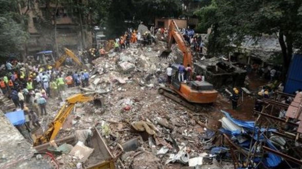 Κατέρρευσε 5ώροφο κτίριο στην Ινδία – Συγκλονιστικές ΦΩΤΟ