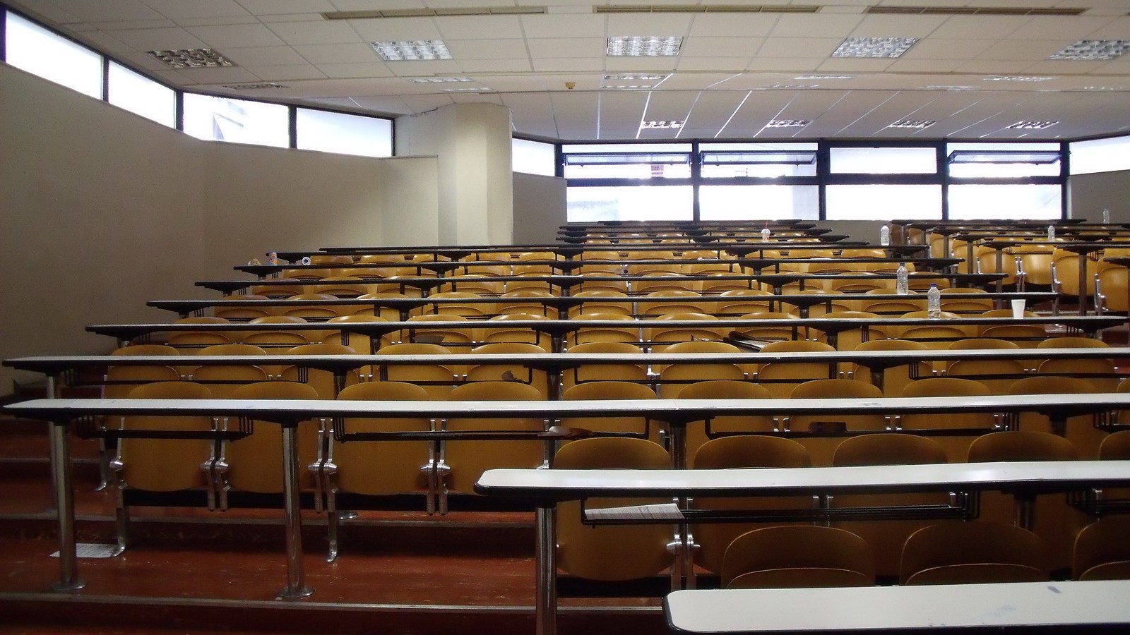 Φοιτητές… θα κρίνουν τι θα διδάσκονται