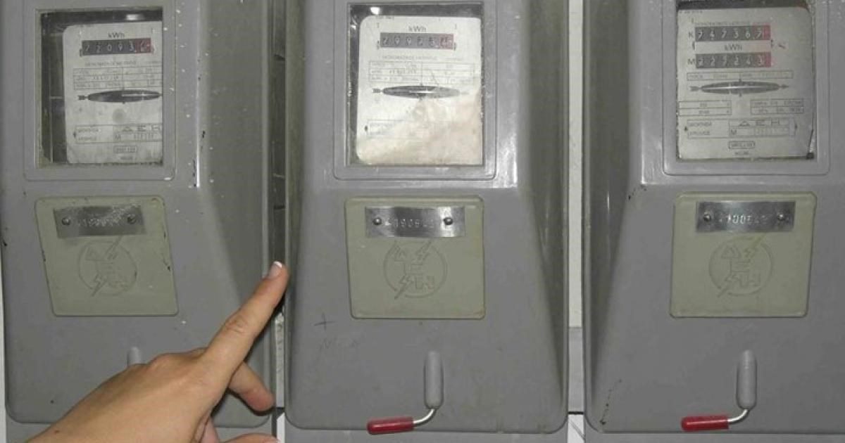 Έδειραν τεχνικό που πήγε να κόψει το ρεύμα