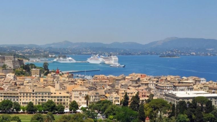 Ελληνικό νησί στις 5 καλύτερες σύντομες “αποδράσεις”