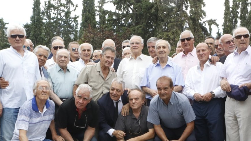 Το τελευταίο αντίο στον Θανάση Μπέμπη – ΦΩΤΟ