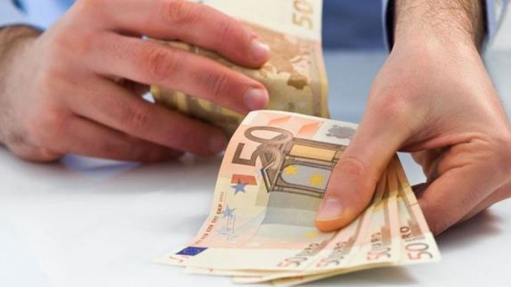 Δείτε πως μπορείτε να κερδίσετε 1.000 ευρώ από την εφορία – 1.000 τυχεροί φορολογούμενοι κάθε μήνα