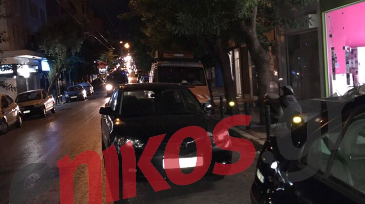 Οσκαρικό… παρκάρισμα – Άφησε το αυτοκίνητό του στη μέση του δρόμου – ΦΩΤΟ αναγνώστη