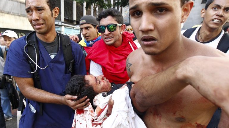 Χάος στη Βενεζουέλα – Αυξάνεται ο αριθμός των νεκρών – ΦΩΤΟ