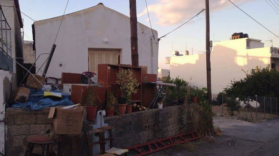 Έκαναν έξωση σε τρίτεκνη οικογένεια – Η δραματική έκκληση του πατέρα – ΦΩΤΟ