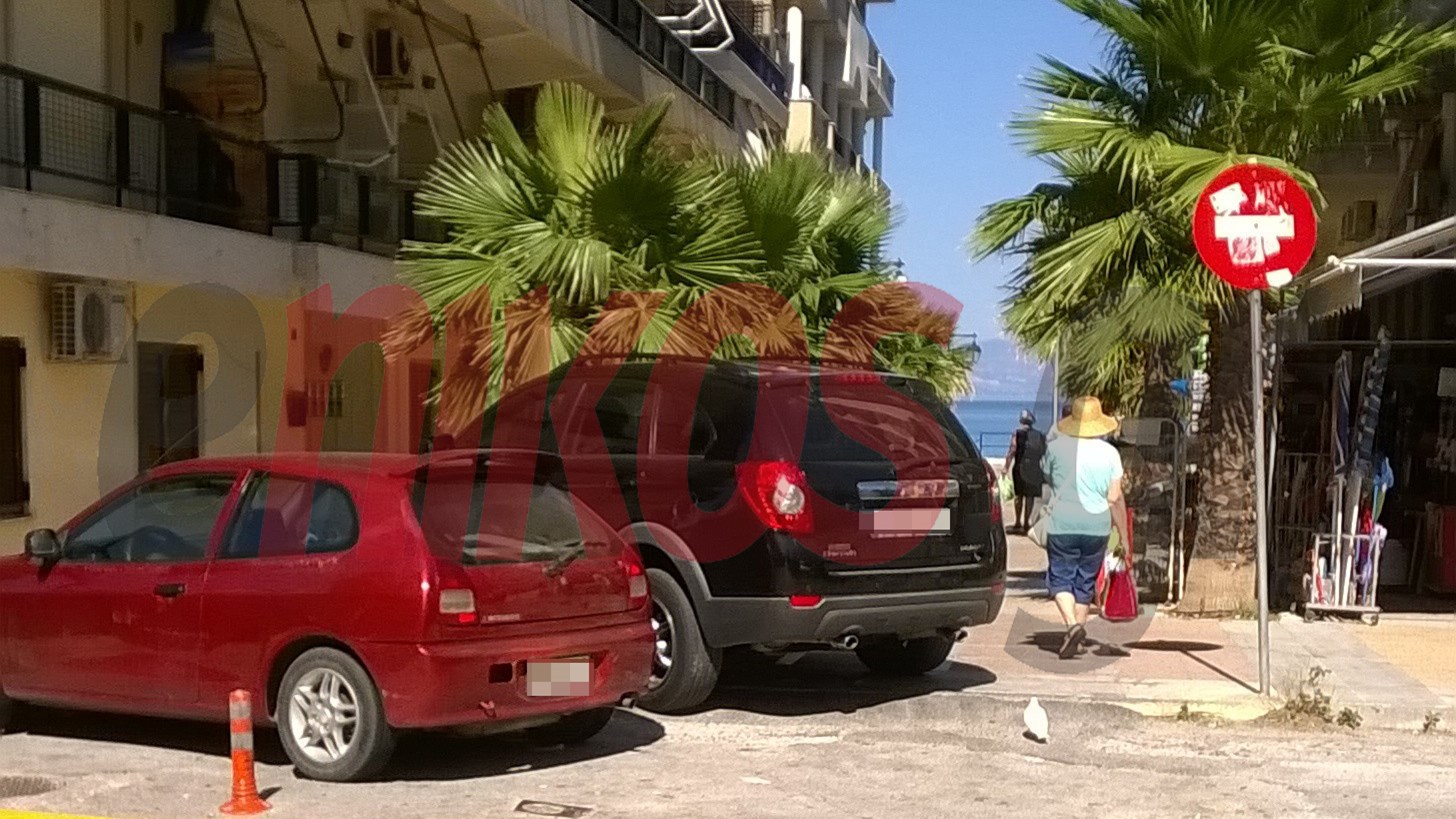 Έκλεισε την πρόσβαση σε πεζόδρομο που οδηγεί σε παραλία – Καταγγελία αναγνώστη