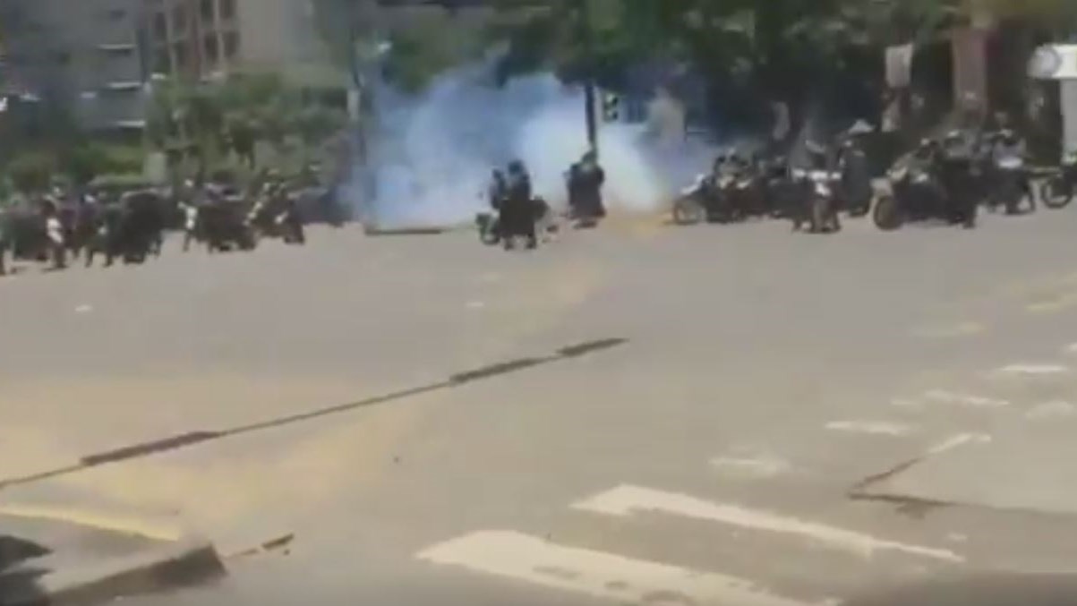 Χάος στη Βενεζουέλα – Τραυματίστηκαν από έκρηξη αστυνομικοί – ΒΙΝΤΕΟ