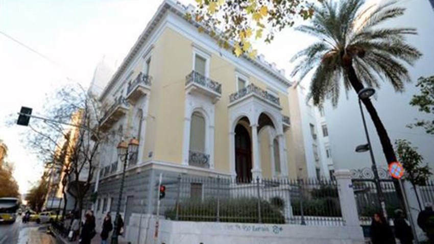 Σε ιδιώτες τα «φιλέτα» των ταμείων