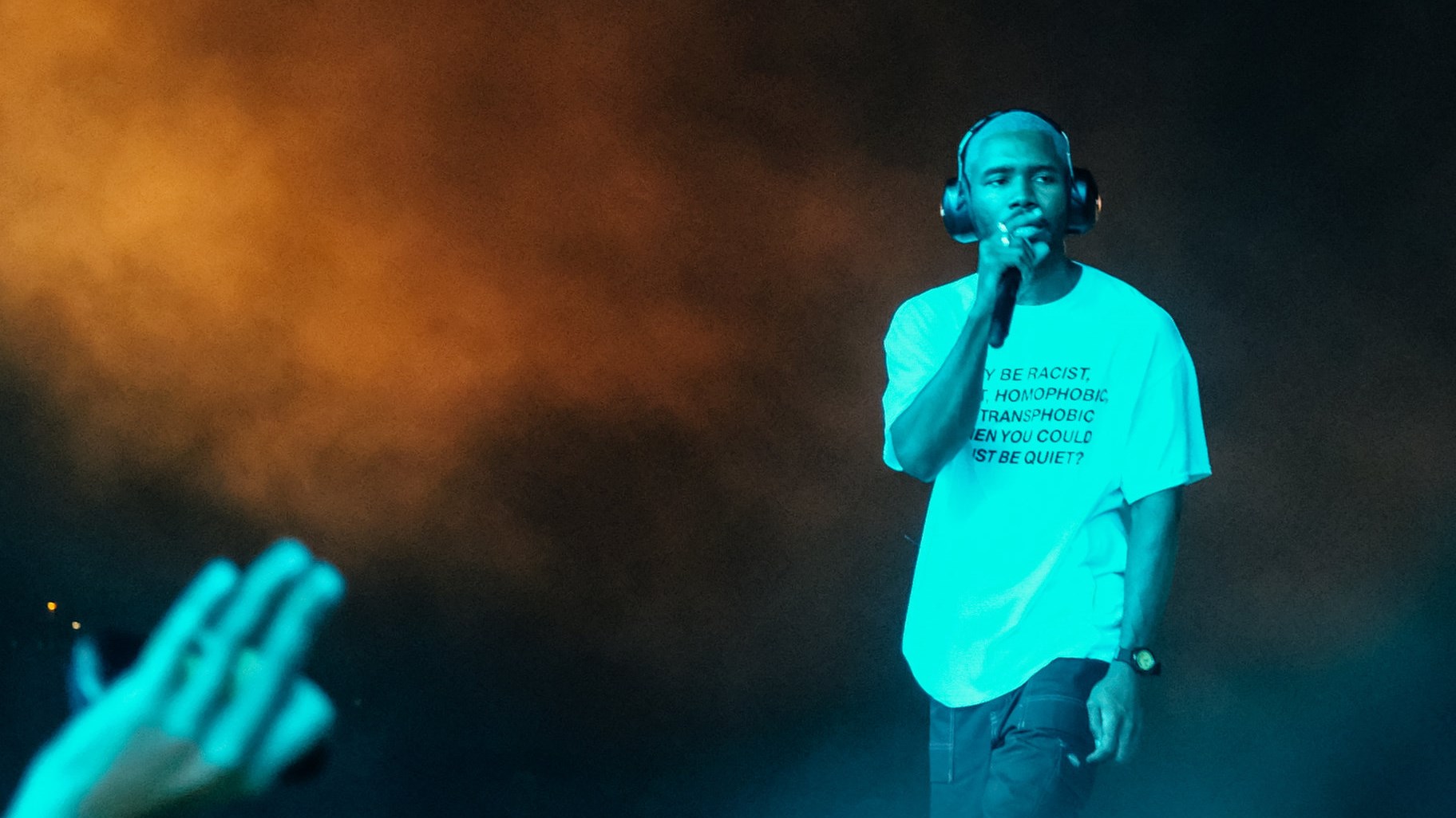 Ο Φρανκ Όσιαν έστειλε μήνυμα κατά των διακρίσεων στον Τραμπ με ένα… T-shirt