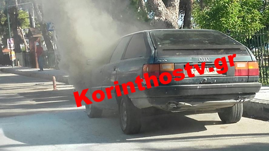 Στις φλόγες τυλίχθηκε αυτοκίνητο στο Κιάτο – ΦΩΤΟ