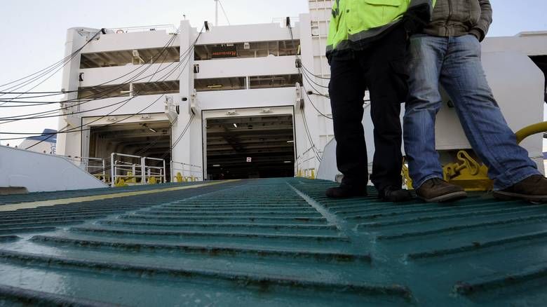 Ανεστάλη η απεργία των πληρωμάτων στις ακτοπλοϊκές γραμμές της Ραφήνας