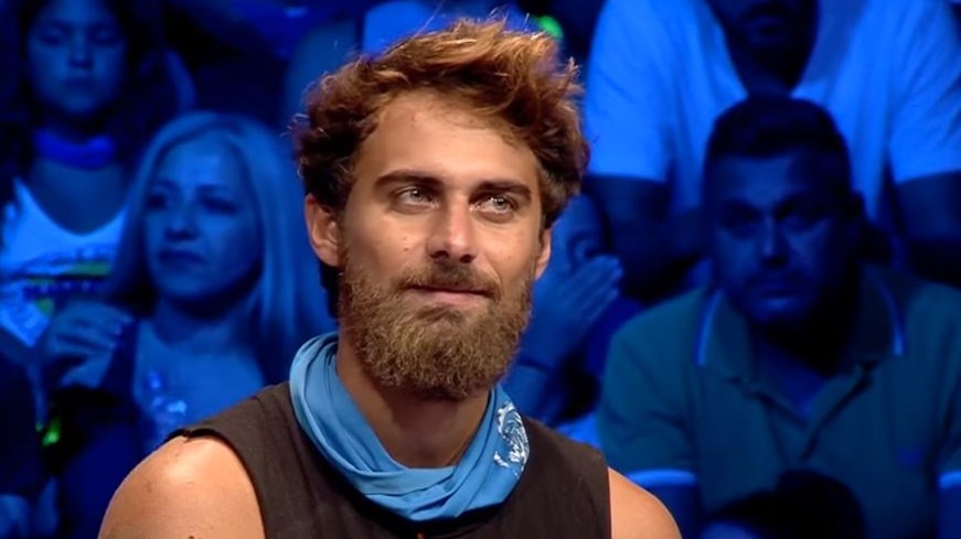 Με ποιον γνωστό τραγουδιστή ήταν συμμαθητής ο Μάριος Πρίαμος του Survivor – ΒΙΝΤΕΟ