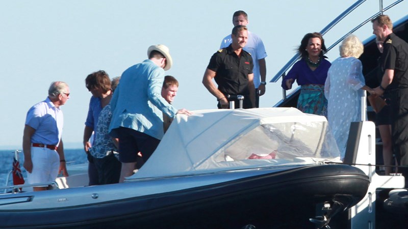 Ο Πρίγκιπας Κάρολος στο γιοτ της Γιάννας Αγγελοπούλου – ΦΩΤΟ