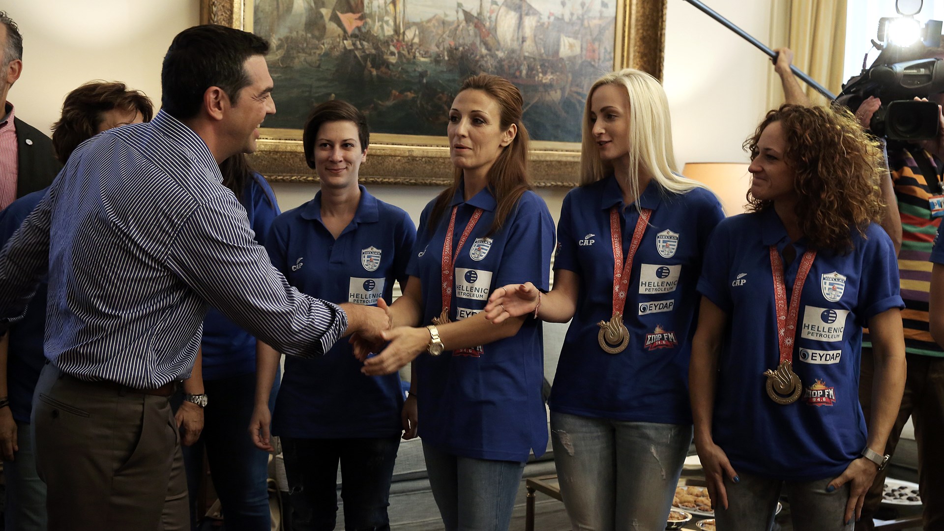 O Τσίπρας υποδέχθηκε τους αθλητές που κατέκτησαν μετάλλια στους Ολυμπιακούς Αγώνες Κωφών – ΦΩΤΟ