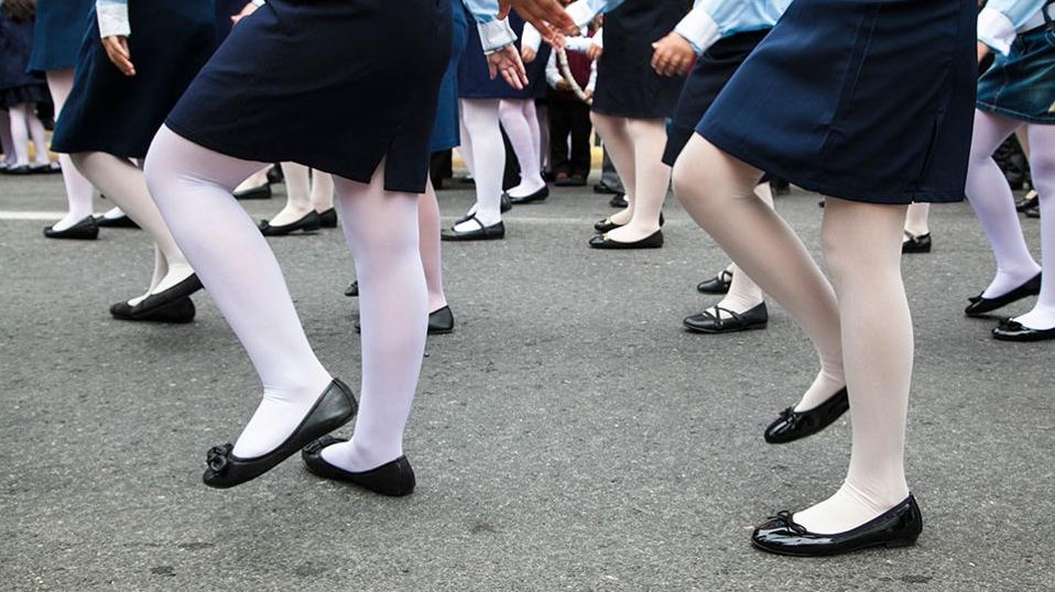 Με κλήρωση οι σημαιοφόροι των δημοτικών σχολείων στις μαθητικές παρελάσεις