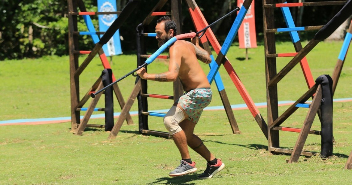 Όταν ο μισθοφόρος του Survivor “εισέβαλε” στην κουζίνα του Πετρετζίκη – ΒΙΝΤΕΟ