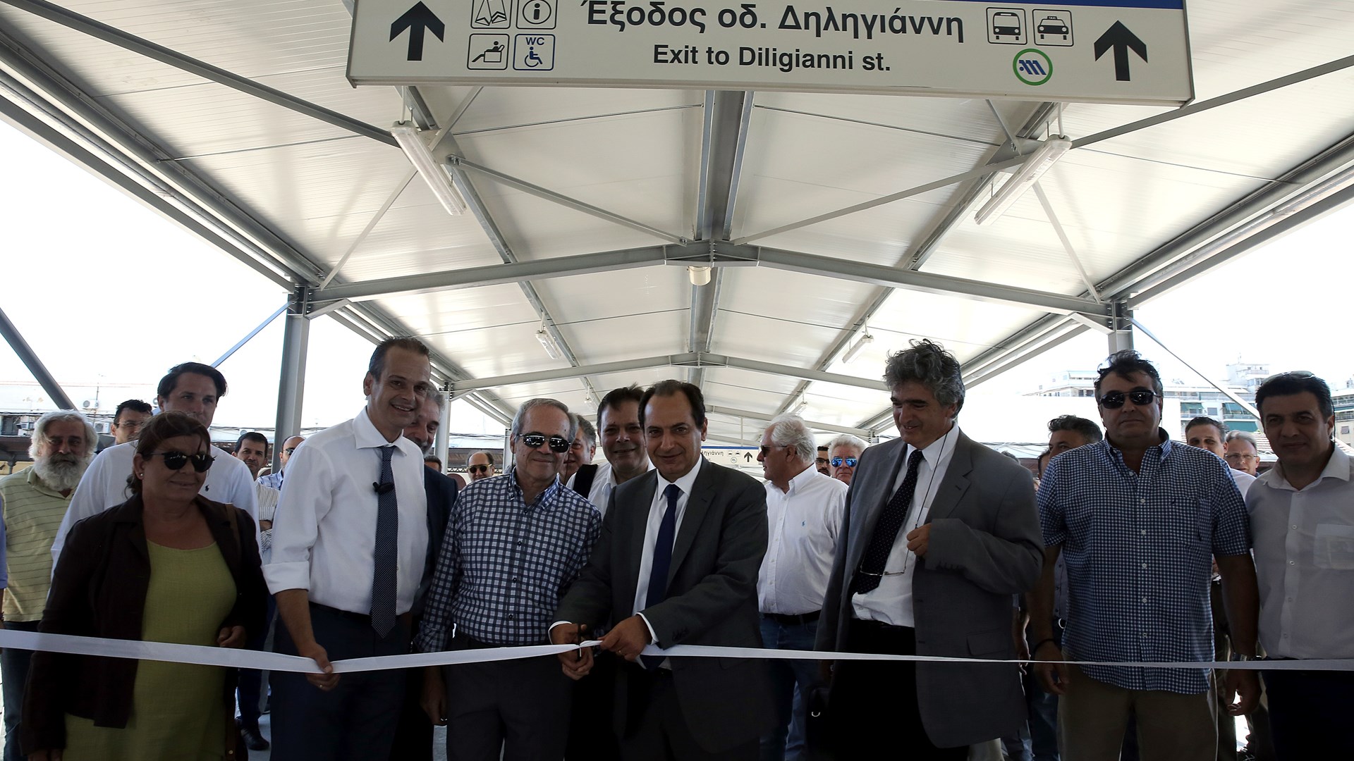Τους νέους σιδηροδρομικούς σταθμούς Αθηνών και Ζεφυρίου εγκαινίασε ο Σπίρτζης – ΦΩΤΟ