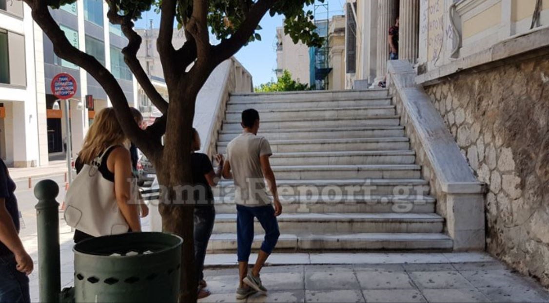 Ανατροπή στην υπόθεση του βρέφους στη Λαμία – Πώς πήρε το ναρκωτικό χάπι – ΒΙΝΤΕΟ