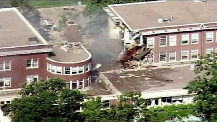 Δύο νεκροί από την έκρηξη σε σχολείο στη Μινεάπολη των ΗΠΑ
