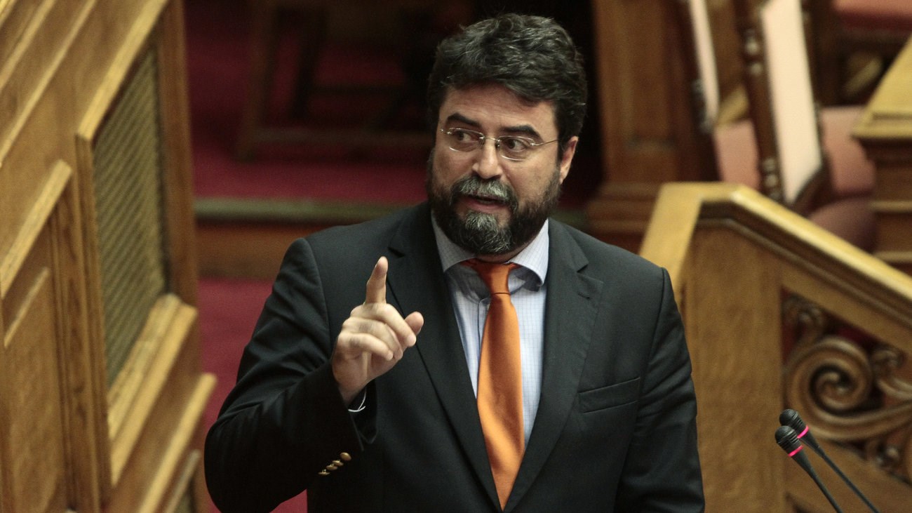 Οικονόμου: Το νομοσχέδιο βάζει στο δημόσιο 3.000 κομματικούς φίλους του Πολάκη