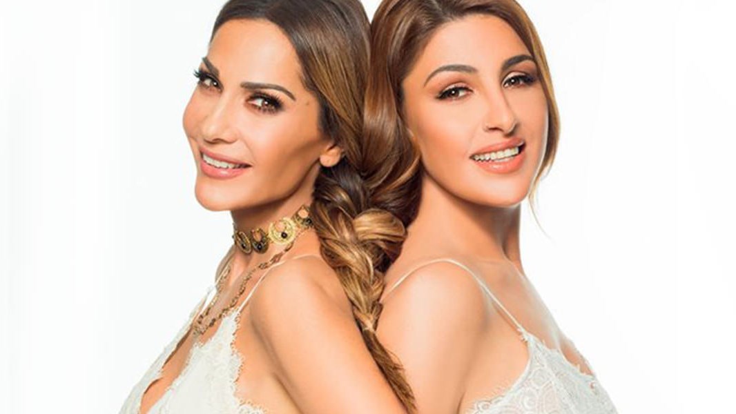 Η… κομμώτρια Βανδή χτενίζει την Παπαρίζου – ΒΙΝΤΕΟ