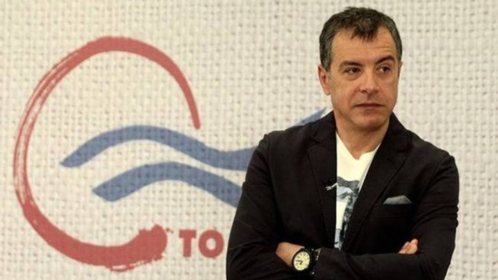 Θεοδωράκης: Ανησύχησα ότι ο Τσίπρας θα εξαγγείλει κληρώσεις και για τη σειρά στα χειρουργεία