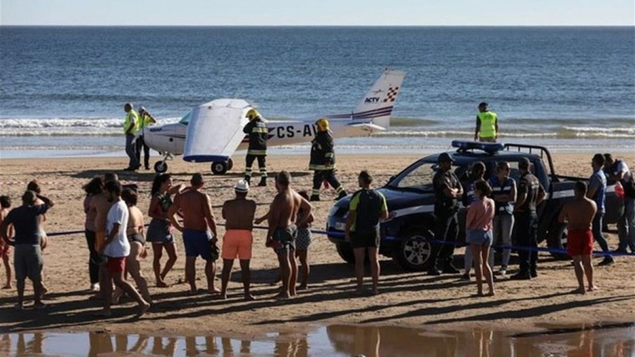 Για ανθρωποκτονία εξ αμελείας κατηγορούνται οι κυβερνήτες του αεροσκάφους που σκότωσε δύο λουόμενους στην Πορτογαλία