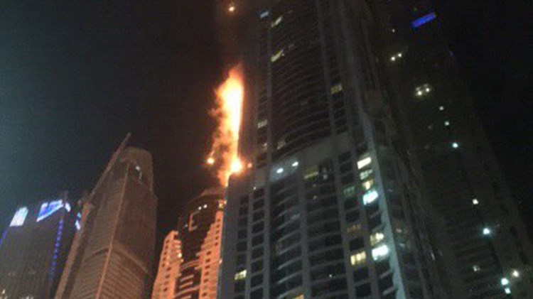 Νέο ΒΙΝΤΕΟ από την φωτιά σε ουρανοξύστη του Ντουμπάι – ΤΩΡΑ