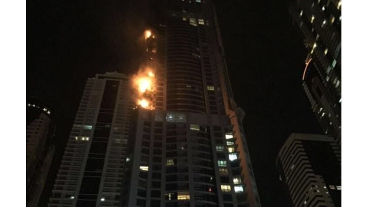 Υπό έλεγχο η φωτιά στον ουρανοξύστη του Ντουμπάι – ΦΩΤΟ – ΤΩΡΑ