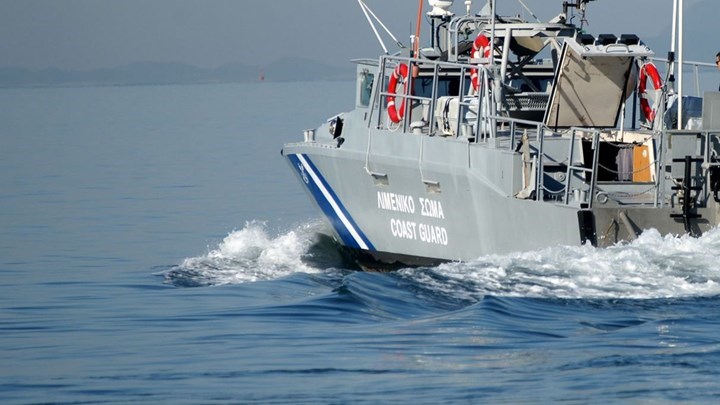 Εντοπίστηκε σκάφος με 56 μετανάστες ανοιχτά των Κυθήρων – Συνελήφθησαν 3 διακινητές