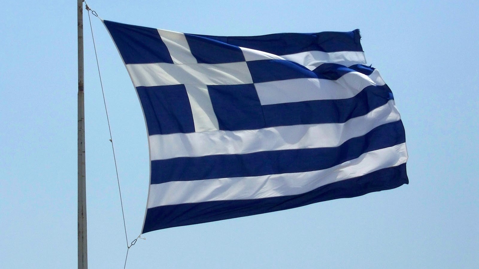 Τέλος η έπαρση σημαίας και ο Εθνικός Ύμνος στα σχολεία