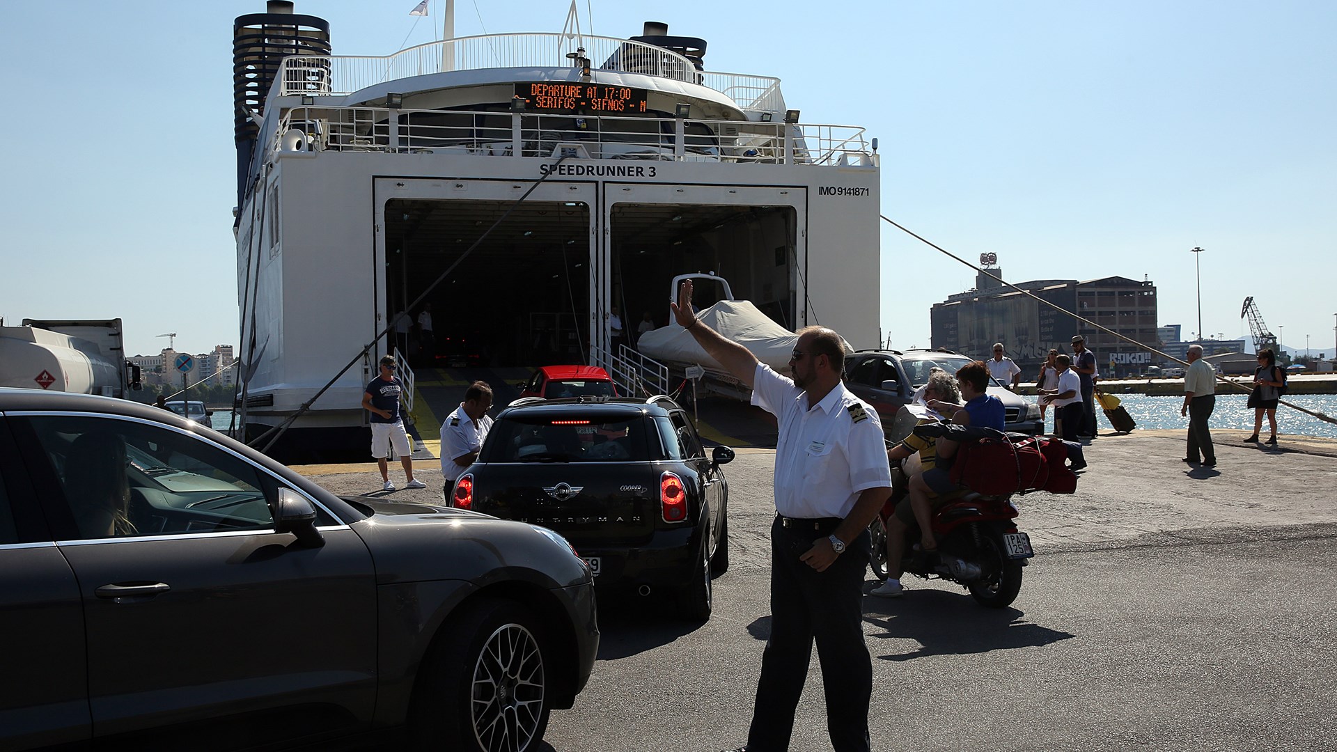 Αυξημένη η κίνηση στα λιμάνια – Τροπολογία για τα δικαιώματα των επιβατών
