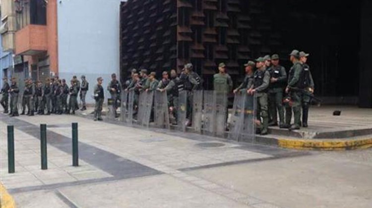 Ο Μαδούρο καθαίρεσε την εισαγγελέα που διέταξε έρευνα για καλπο-νοθεία