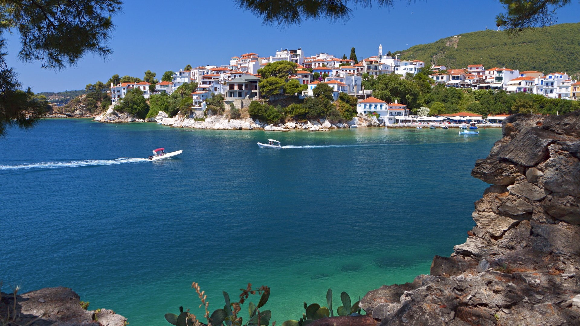 Στη Σκιάθο για διακοπές διάσημος Ιταλός σχεδιαστής μόδας