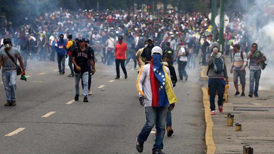Ένας νεκρός στην επίθεση κατά της στρατιωτικής βάσης στη Βενεζουέλα