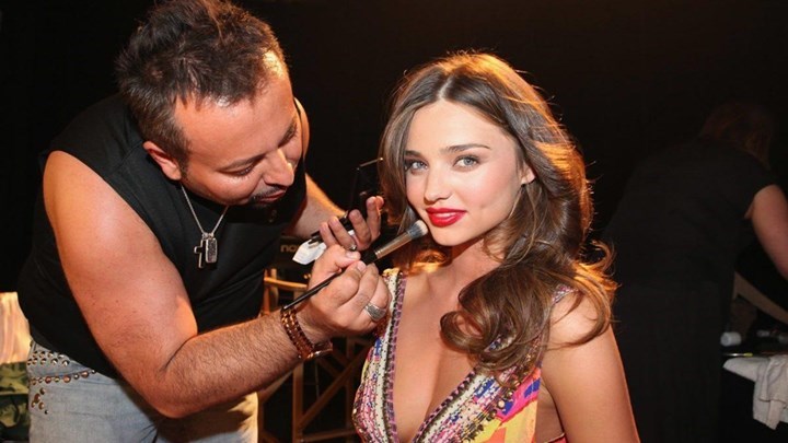 Ο ομογενής γκουρού του μακιγιάζ