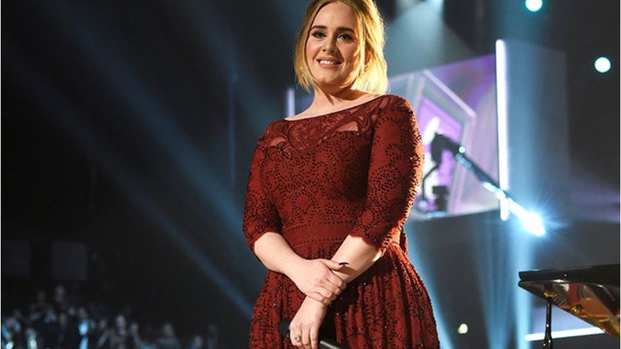 Η Αντέλ στο πλευρό των επιζώντων του “Πύργου της κολάσεως” στο Λονδίνο – ΦΩΤΟ