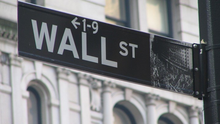 Έκλεισαν με απώλειες οι δείκτες της Wall Street