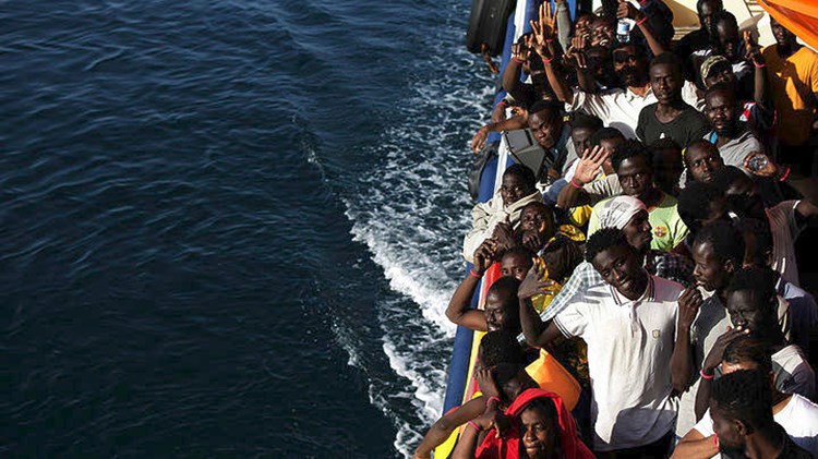 Περισσότεροι από 1.200 μετανάστες διασώθηκαν στα ανοικτά της Λιβύης τις τελευταίες δύο εβδομάδες