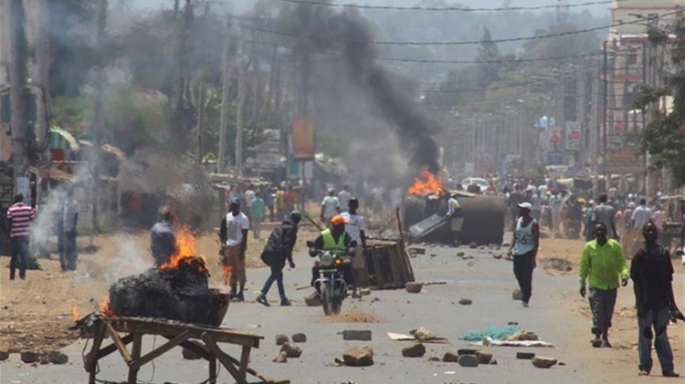 Εικόνες από… Βενεζουέλα και στην Κένυα: Νεκροί από αστυνομικά πυρά δύο διαδηλωτές