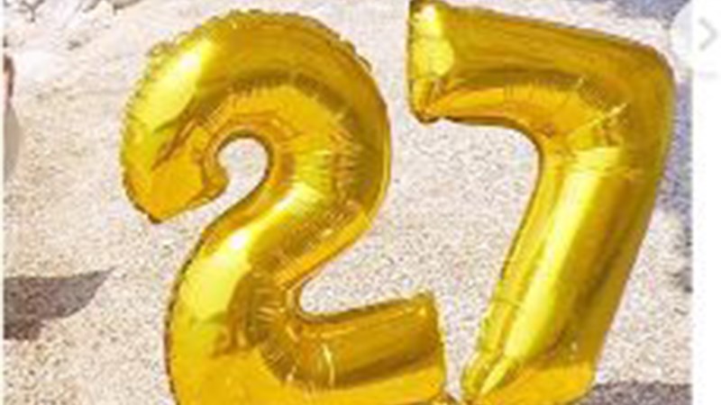 Γενέθλια στην παραλία για πρώην παίκτρια του Survivor- ΦΩΤΟ