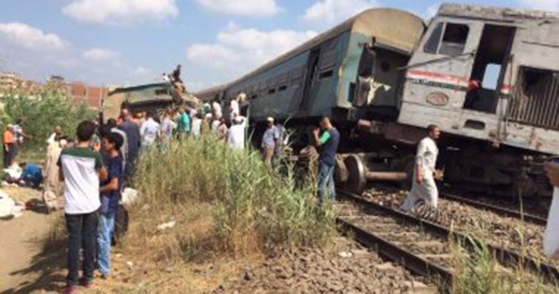 Οι πρώτες εικόνες από τη σύγκρουση τρένων στην Αίγυπτο – ΦΩΤΟ