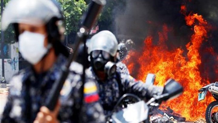 Δύο συλλήψεις για την επίθεση στη στρατιωτική βάση ανακοίνωσε ο υπουργός Άμυνας της Βενεζουέλας