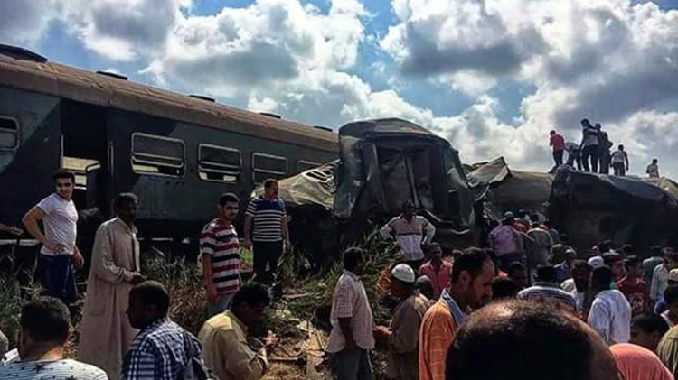 Αυξήθηκε ο αριθμός των θυμάτων από τη σύγκρουση των τρένων στην Αίγυπτο