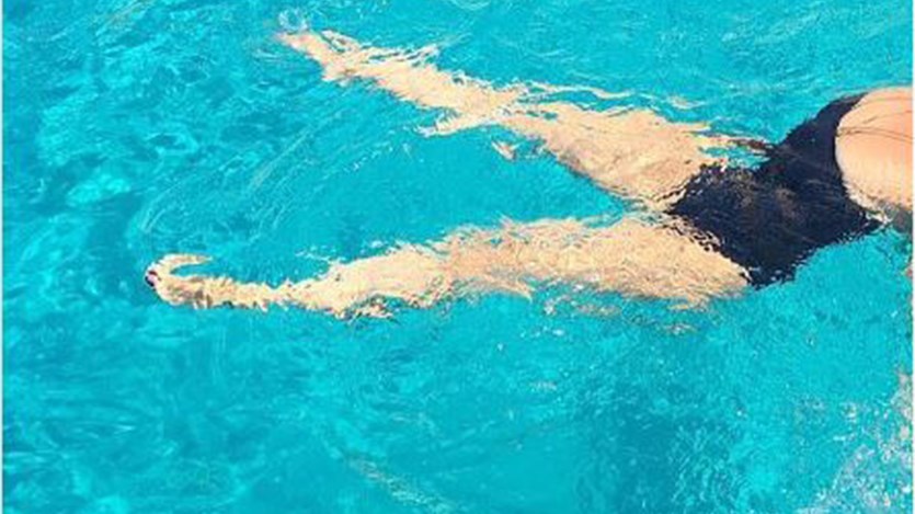 Οι βουτιές γνωστής παρουσιάστριας στο Ιόνιο – ΦΩΤΟ