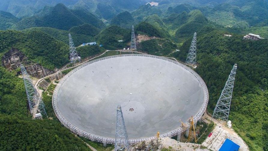 Ζητείται υπάλληλος με μισθό 1,2 εκατ. δολάρια το μήνα στο μεγαλύτερο ραδιοτηλεσκόπιο του κόσμου